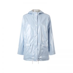 Hellblaue Regenjacke