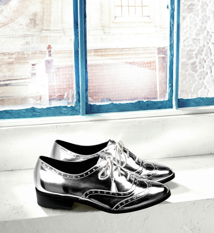 Silberne Schuhe von La Redoute