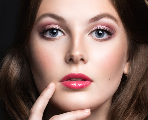 Make-up in der Trendfarbe Rosé