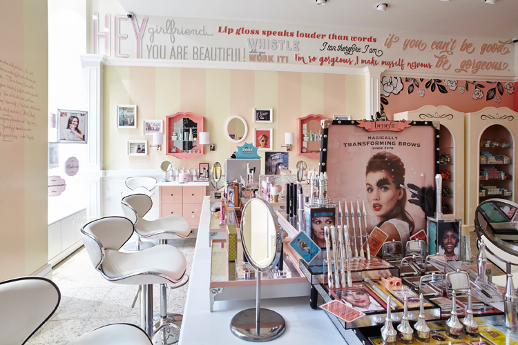 Hier gibt es alles, was das Beauty-Herz begehrt © Benefit