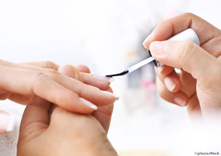 BeautyTipp Nagelhärter bei brüchigen Nägel