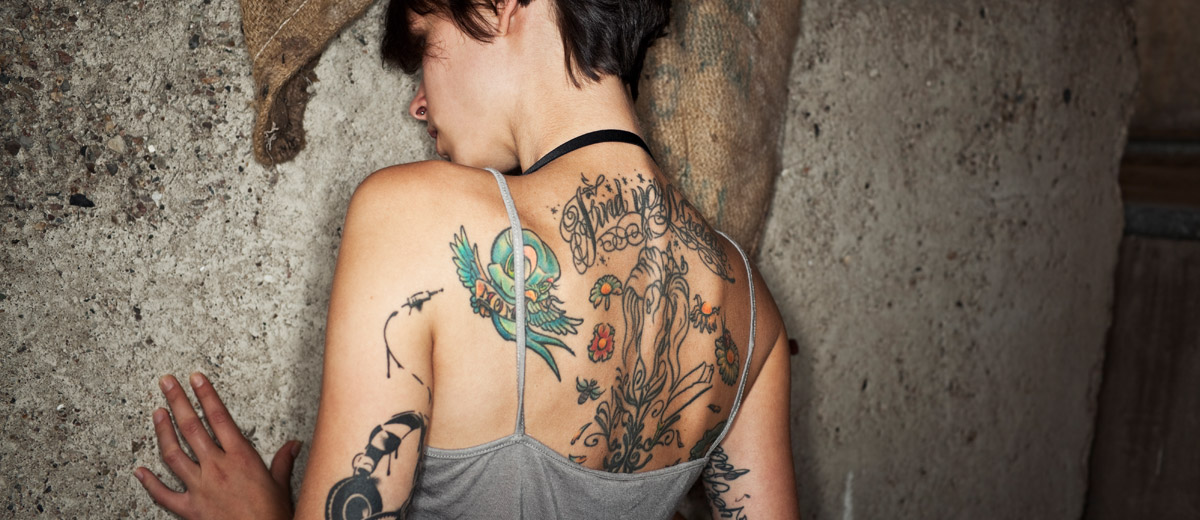 Fur Lange Farbfreude Tattoo Pflege