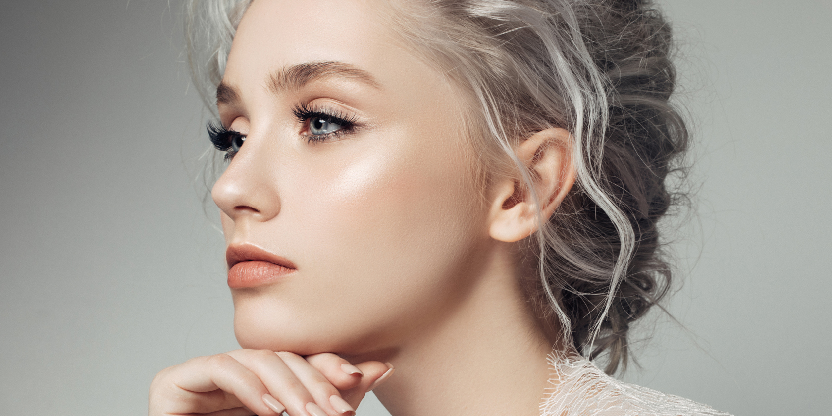 Neben dem Make Up vögelt Xania Wet Neben dem Make Up vögelt Xania Wet