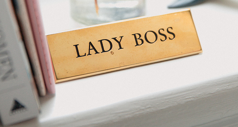 schild mit der aufschrift lady boss
