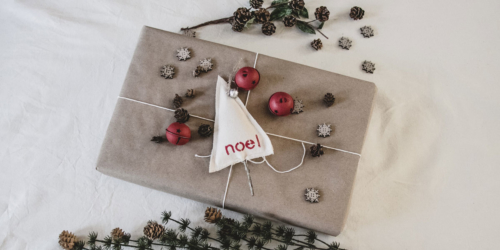 kreativ verpacktes weihnachtsgeschenk