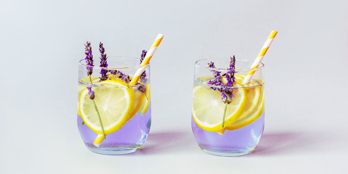 Stylisher Anti-Stress Drink: Hier kommt die Lavendel-Limonade - BEAUTYPUNK