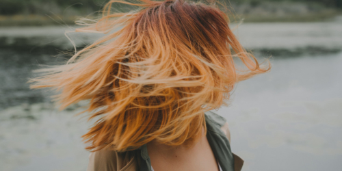 frau mit roten haaren
