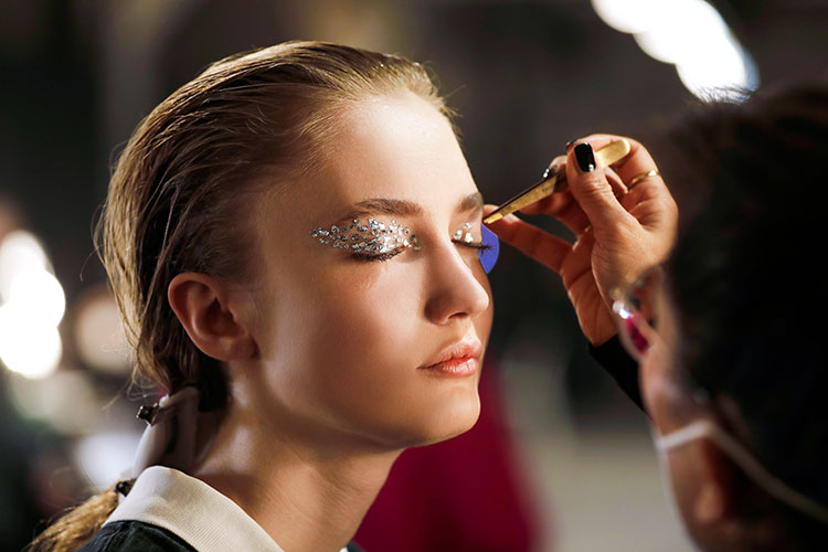 mbfw loni baur makeup glitzer