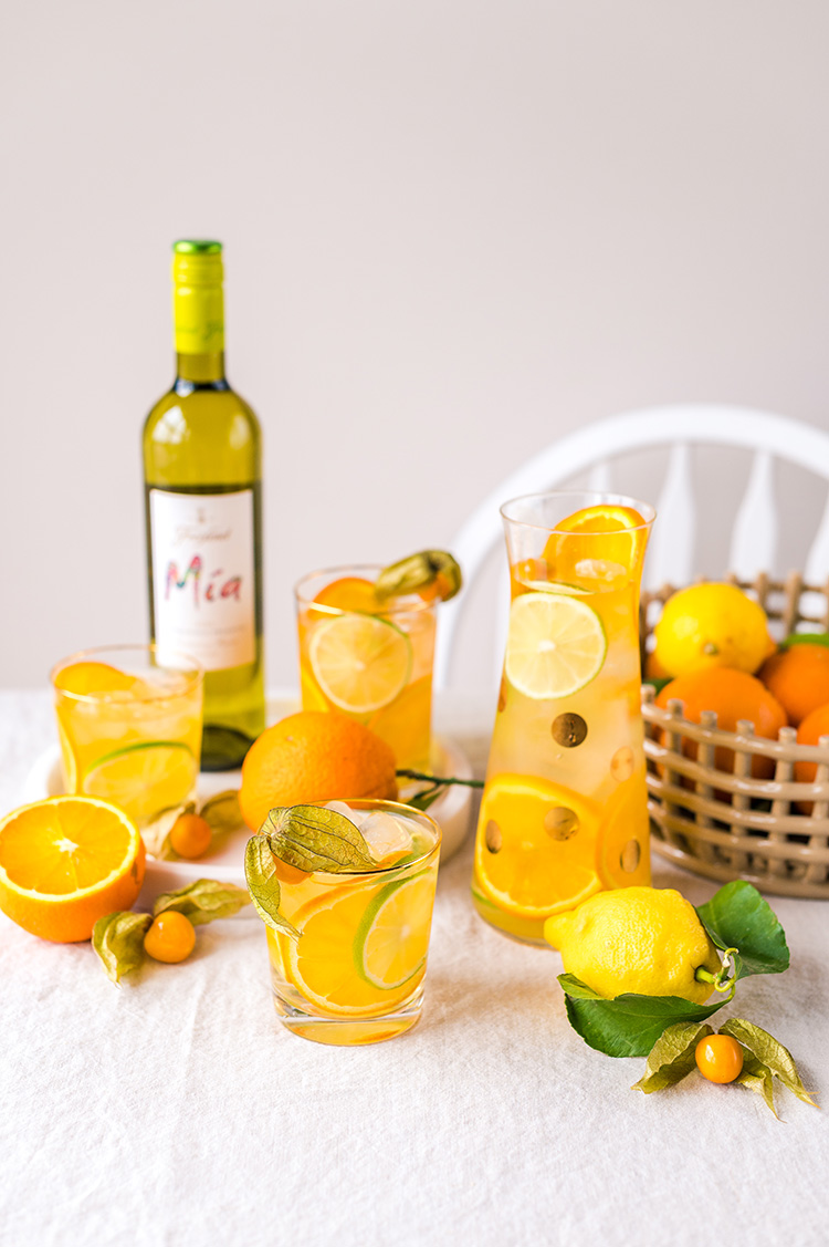 Freixenet Mia_White Sangria_mit Flasche