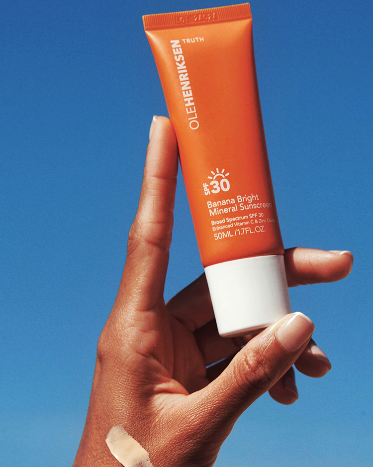 OLEHENRIKSEN_Banana Bright Mineral Sunscreen SPF 30_Mood_welovepr_07