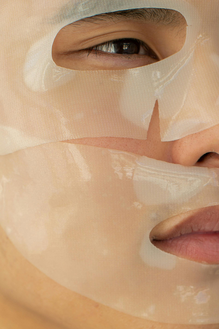 frau tuchmaske